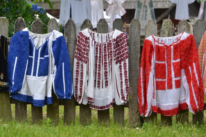 Universal Day of Romanian blouse