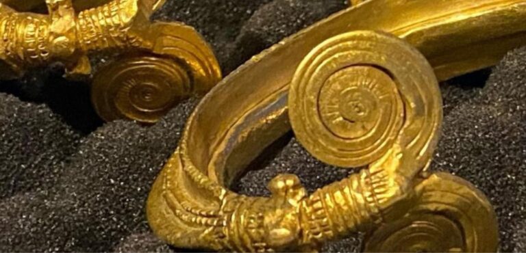 Romanian Prosecutors Bring Back Prehistoric Stolen Gold Bracelets